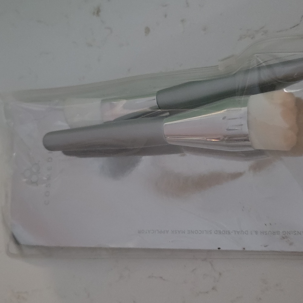 COSMEDIX Silicone Mask Applicator - Silver and White